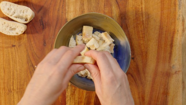 Primer paso Sopa de ajo con Thermomix